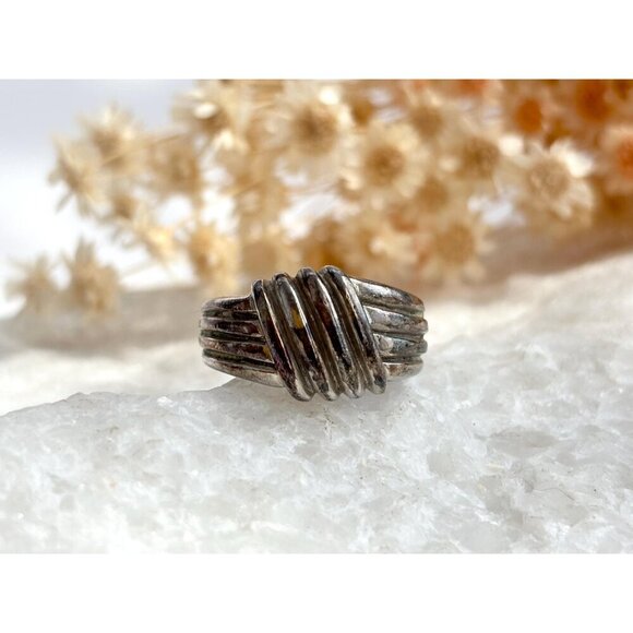 Ridged // Ribbed Modernist Minimalist Sterling Silver Vintage Ring - sz 7 - Picture 9 of 9